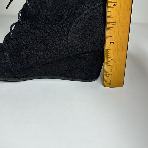 Charles Albert Black Wedge Lace-up Booties size 7 - Picture 10 of 10